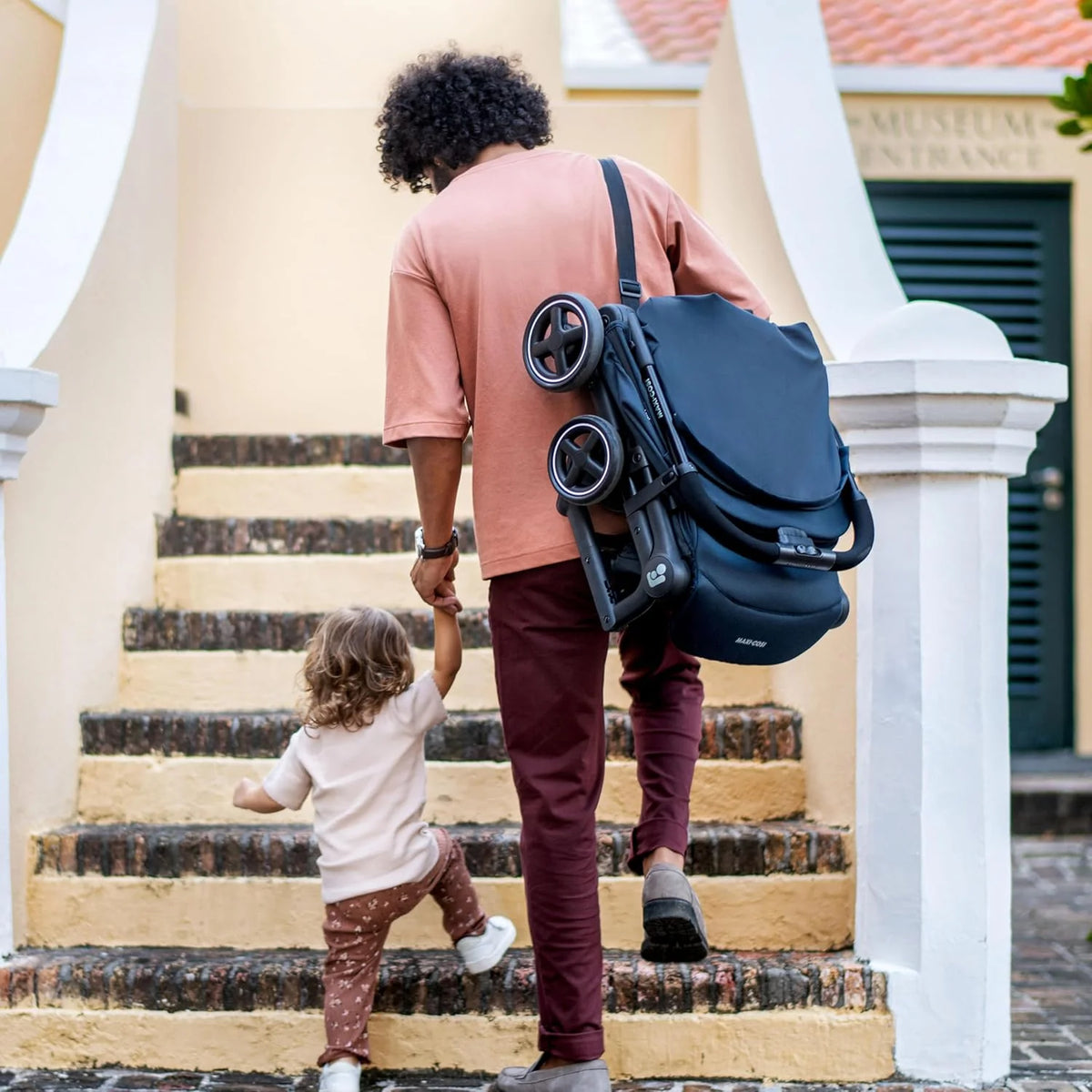 Maxi-Cosi Lara2, Carrinho de Bebê Leve, 0-4 anos, 0-22 kg, Carrinho de Bebê Compacto, 3 Posições de Reclínio, Reclínio Total, Fechamento Automático, Alça de Ombro, Essential Black