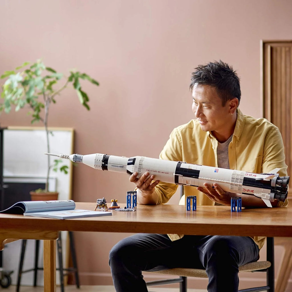 Kit de Construção Ideias NASA Apollo Saturn V 21309 (1969 Peças)