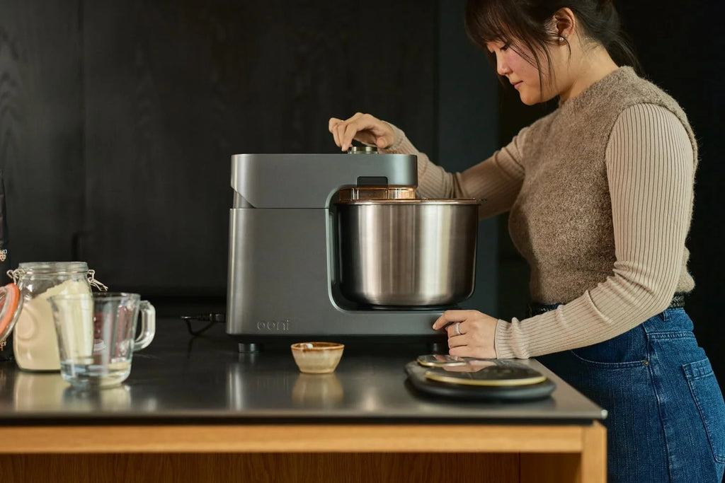 Ooni Halo Pro Batedeira Espiral Profissional de Massa 7,3L com Acessórios, 58 Velocidades – Ideal para Pão e Pizza – Cinza Antracite