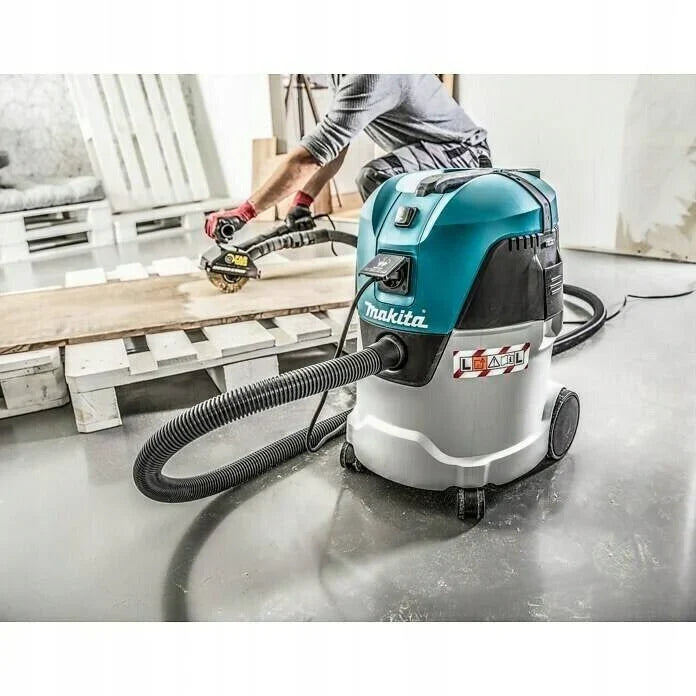 ASPIRADOR DE PÓ E LÍQUIDOS PARA OFICINA 1000W 25 L VC2512L Makita