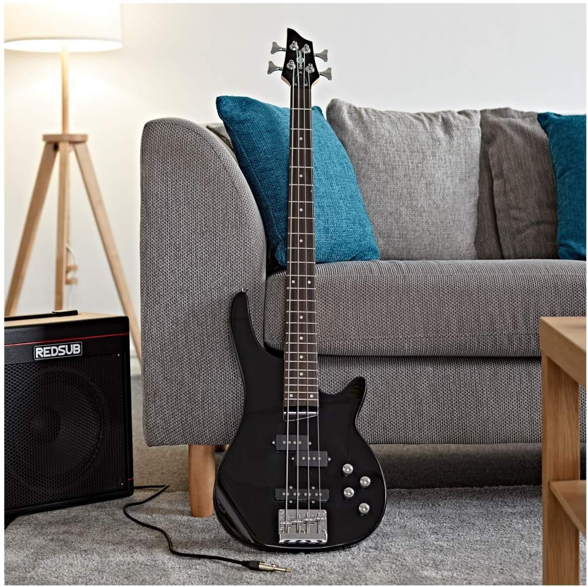 Baixo Elétrico de 4 Cordas Gear4music Chicago com Amplificador de 15 W, Preto