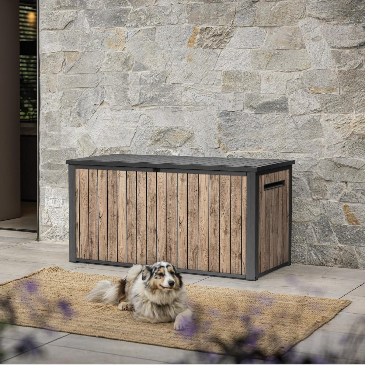 Keter Baú de Jardim Sierra 643L, 144 x 67 x 73 cm, Plástico com Aparência de Madeira (Pinho), Tampa com Molas a Gás, Pode Ser Trancado