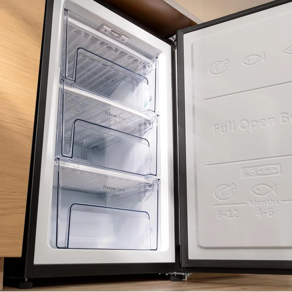 Cecotec Congelador Vertical de Mesa 97 L Bolero CoolMarket TF 97 Inox, Classe Energética E, Design compacto, Porta reversível, 3 Gavetas, Medidas 55,1 x 57,5 x 83,5 cm, Cor Inox
