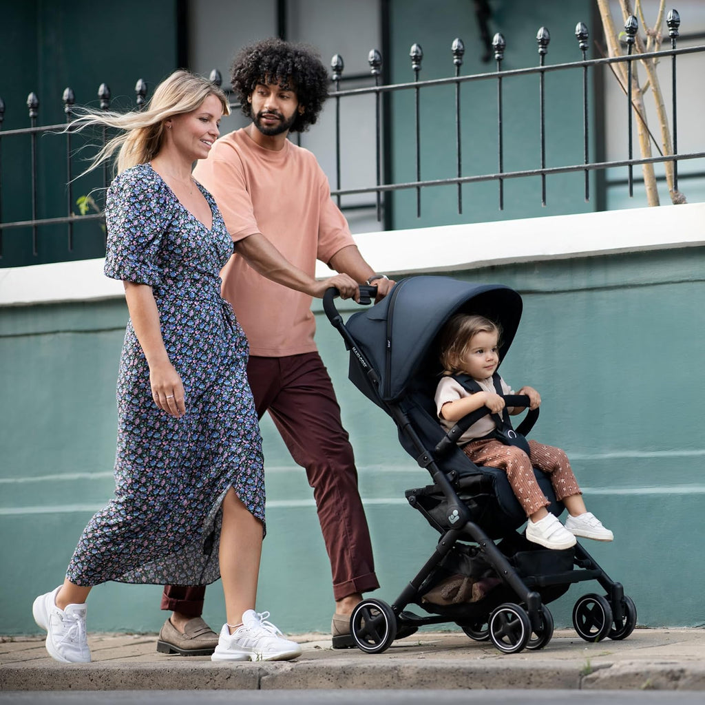 Maxi-Cosi Lara2, Carrinho de Bebê Leve, 0-4 anos, 0-22 kg, Carrinho de Bebê Compacto, 3 Posições de Reclínio, Reclínio Total, Fechamento Automático, Alça de Ombro, Essential Black