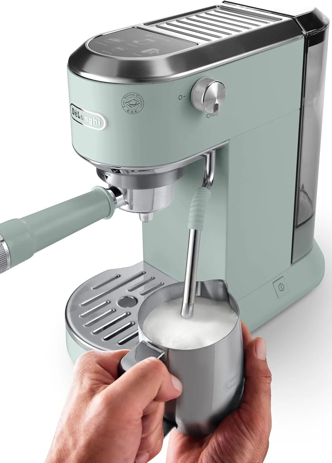 De'Longhi Dedica – Cafeteira Espresso Bomba de Aço Inoxidável para Café Moído ou Saches, Espresso e Cappuccino, Reservatório de 1.3 Litros, Sistema Anti-gotejamento, Modelo EC685.M, Cor Metal