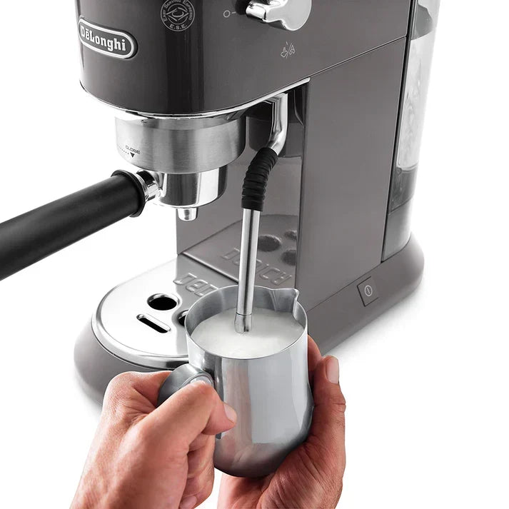 De'Longhi Dedica Arte EC885 - Máquina de café espresso compacta com bocal de vapor profissional e 15 bar de pressão