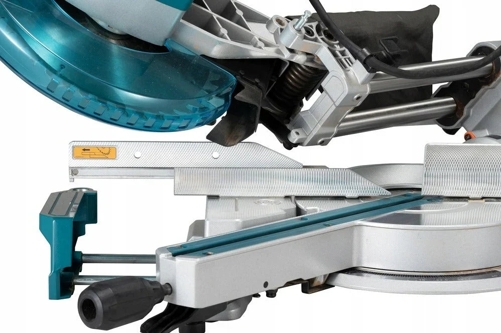 MAKITA LS1110F SERRA DE ESQUADRIA COM AVANÇO 1450W 260MM LED PARTIDA SUAVE