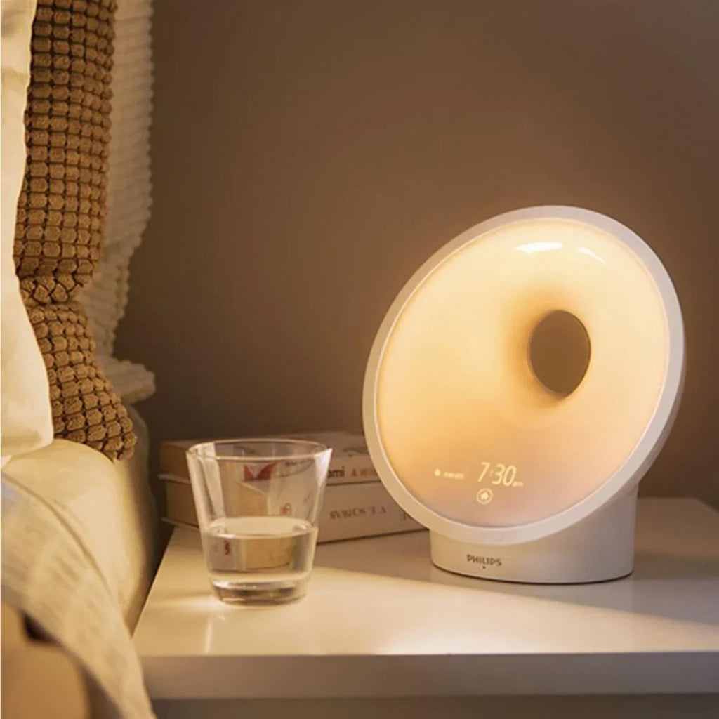 Philips Wake-up Light HF3651/01 Despertador com Luz Natural, Várias Luzes e Sons, Luz Noturna e Rádio FM, com Carregador para Celular, Plástico, Branco, 12 x 19 x 19 cm, 1 kg