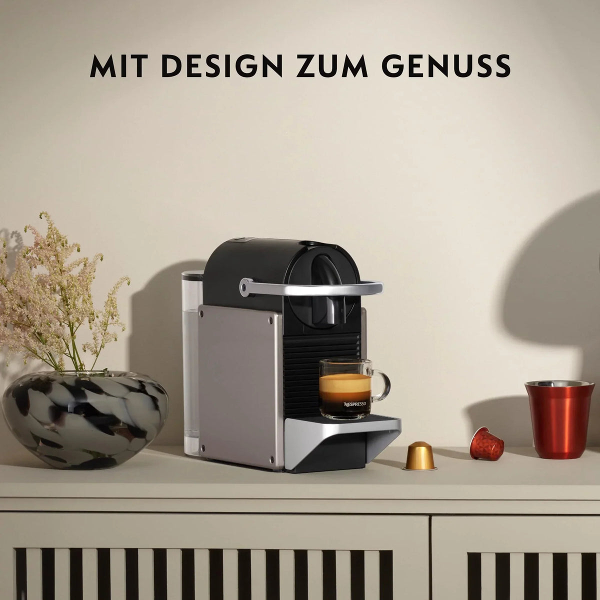 2025 Cafeteira de Cápsulas Krups Nespresso Pixie Redesign | Espresso e Lungo | Estilo industrial | Baixo consumo de energia | Desligamento automático | Bandeja ajustável | Cápsulas recicláveis | Modelo XN306T