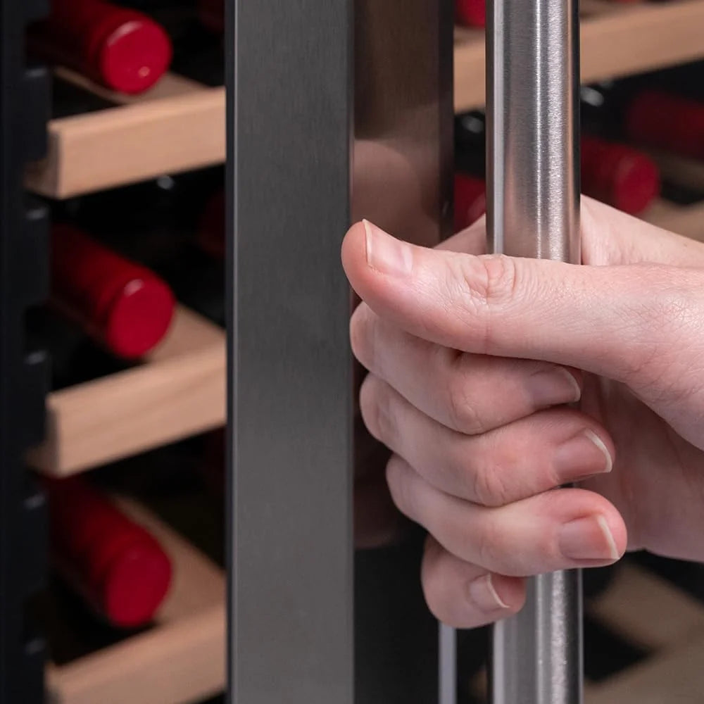 Cecotec Adega 34 garrafas Bolero grandsommelier 34030 inox compressor, 80 L, Refrigeração por compressor, Temperatura ajustável de 5 a 18ºC, Controlo tátil, Ecrã, LED interior.