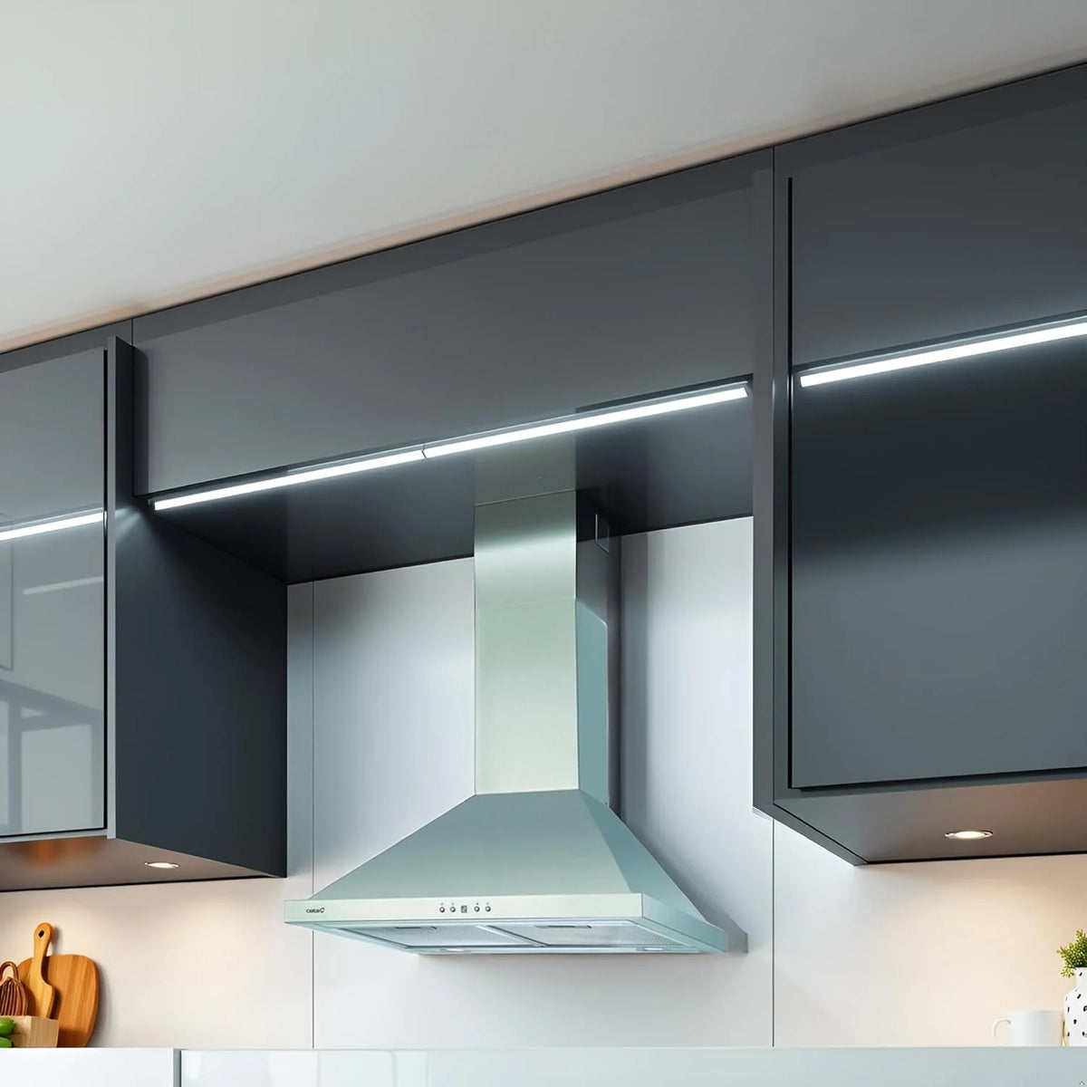 CATA Coifa de Parede BETA PRO 7000 X Painel Eletrônico Timer 3 Níveis de Extração 1027 m³/h Nível de Ruído 64 dB Motor A100 Consumo 380 W Iluminação Led Cor Inox
