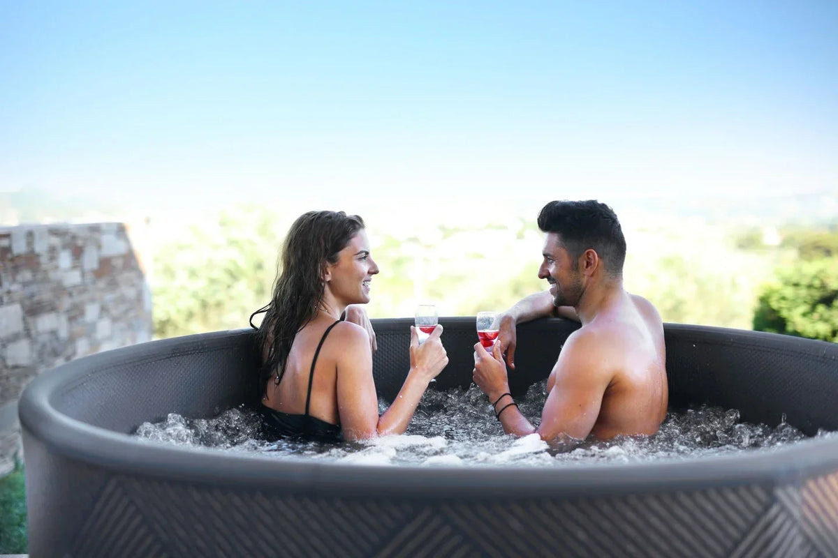 PISCINA DE HIDROMASSAGEM INFLÁVEL SPA RELAXAMENTO ÁGUA AQUECIDA MONO ECO WIFI 6 LUGARES