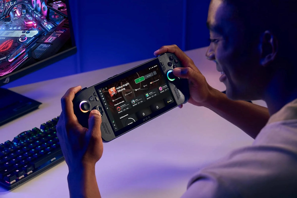 ASUS ROG Ally X - Console Portátil Gamer 7" Full HD 120Hz (AMD Ryzen AI Z2 Extreme, 24GB RAM, 1TB SSD, Bateria 80Wh, Windows 11, Ganhe 3 meses grátis de Game Pass Premium) - Cor Preto