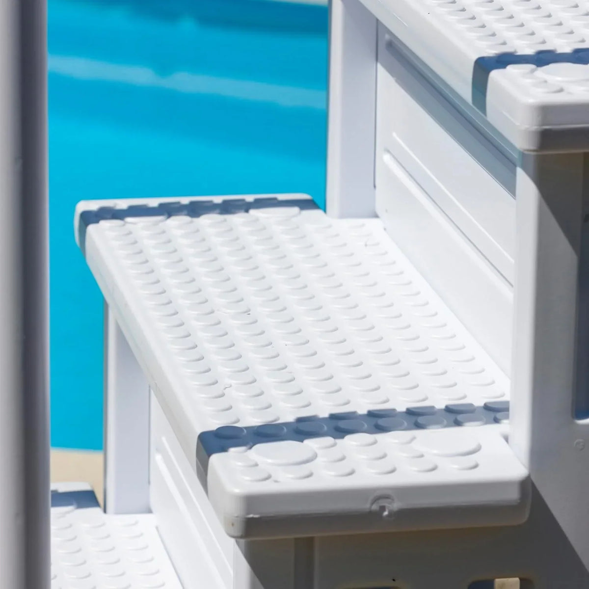 Gre EPE30 – Escada para Piscina Antiderrapante, Escada de Segurança de 4 Degraus, Sintética, Branca, 80 x 92 x 206 cm