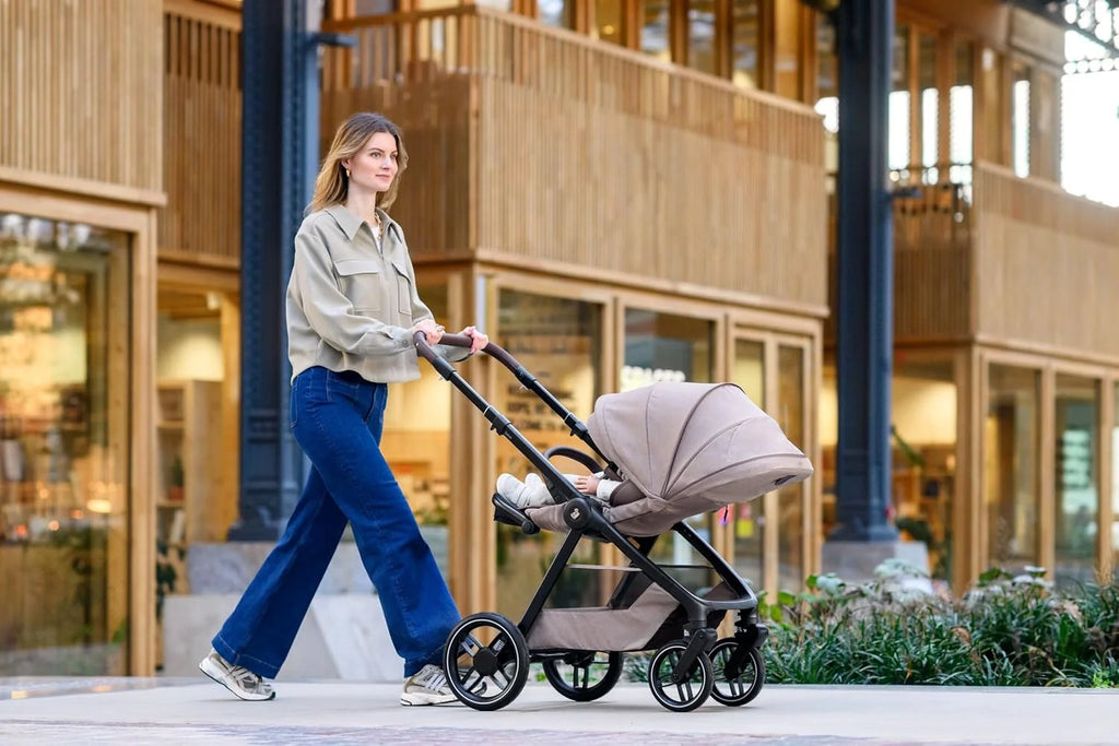 Carrinho de Bebê Maxi-Cosi Oxford, 0-4 anos, 0-22 kg, Dobra Compacta, Assento Espaçoso, Reclinação Ergonômica, Suspensão Avançada, 3 Posições de Reclínio, Cesto Amplo de 10 kg, Twillic Truffle