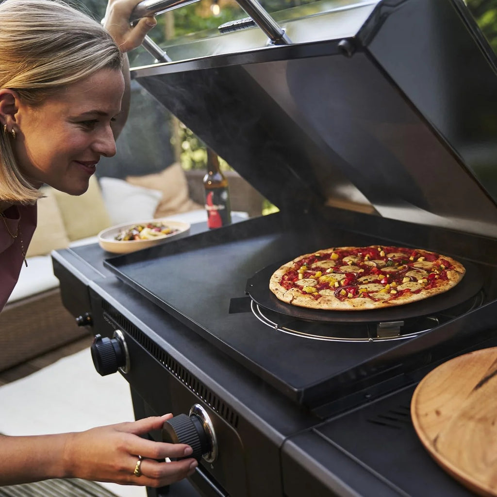 Churrasqueira a Gás Versa-Tile Char-Broil, Plancha a Gás 2 Zonas, Superfície de Cozedura: 70 x 50 cm, Sistema de Módulos 3 em 1: Plancha, Grelha e Forno para Pizza