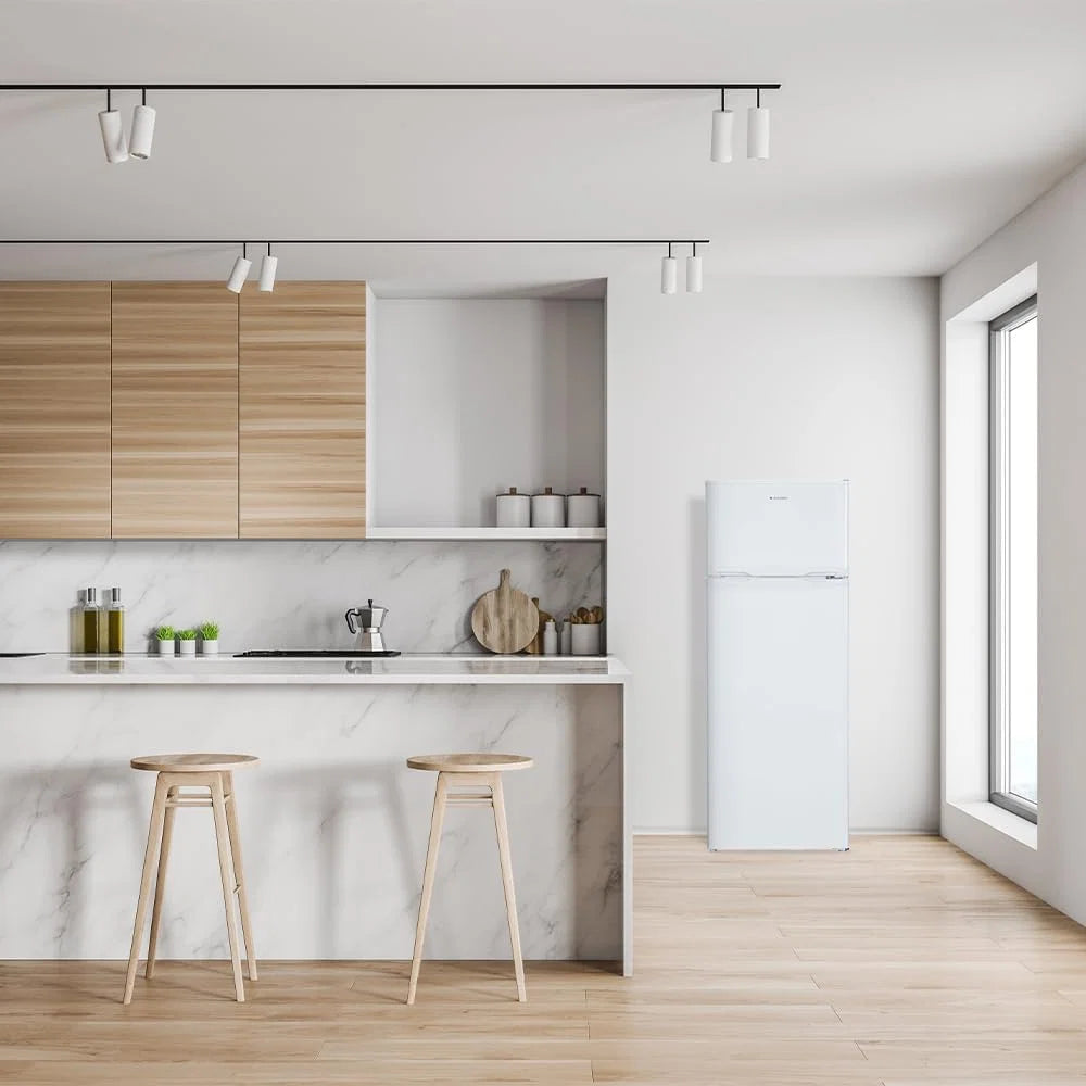Refrigerador de 2 Portas Aspes Branco AF145503E. Capacidade 206 Litros, Porta Reversível, Baixo Nível de Ruído, Eficiência Energética Classe E
