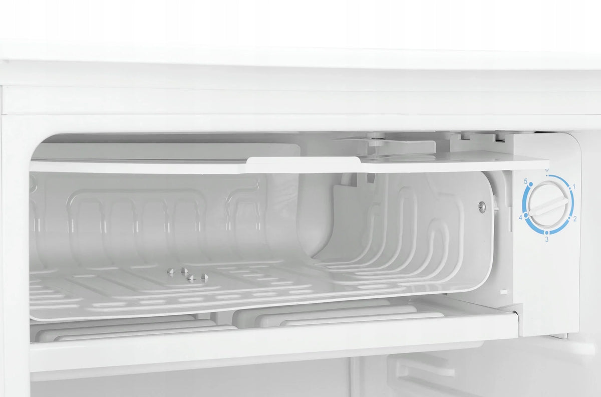 Frigobar pequeno mini freezer refrigerador para hotel escritório LUZ 91l. 83cm