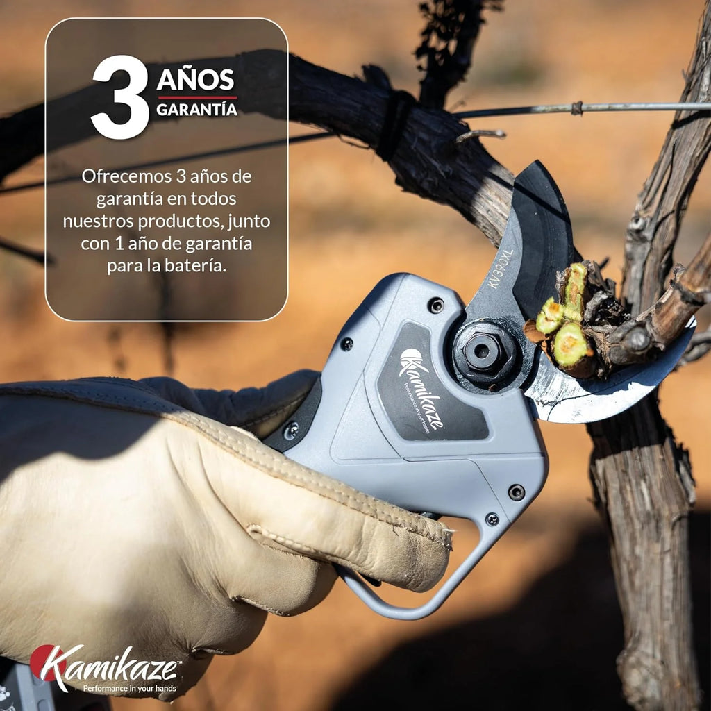 KAMIKAZE KV390 Tesoura de Poda Elétrica Profissional com Bateria de Lítio 21,6V, Ø35mm de Corte, 2 Baterias e Carregador Triplo, Ecrã Inteligente, Kit de Manutenção e Mala de Transporte