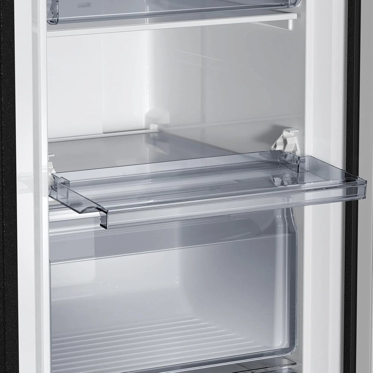 CHiQ Congelador Vertical No frost 166L, FSD166NE4E, Gavetas XL, Controle Eletrônico de Temperatura, Portas Reversíveis, Silencioso, Ice Box, Cor Inox Preto, Classe Energética E