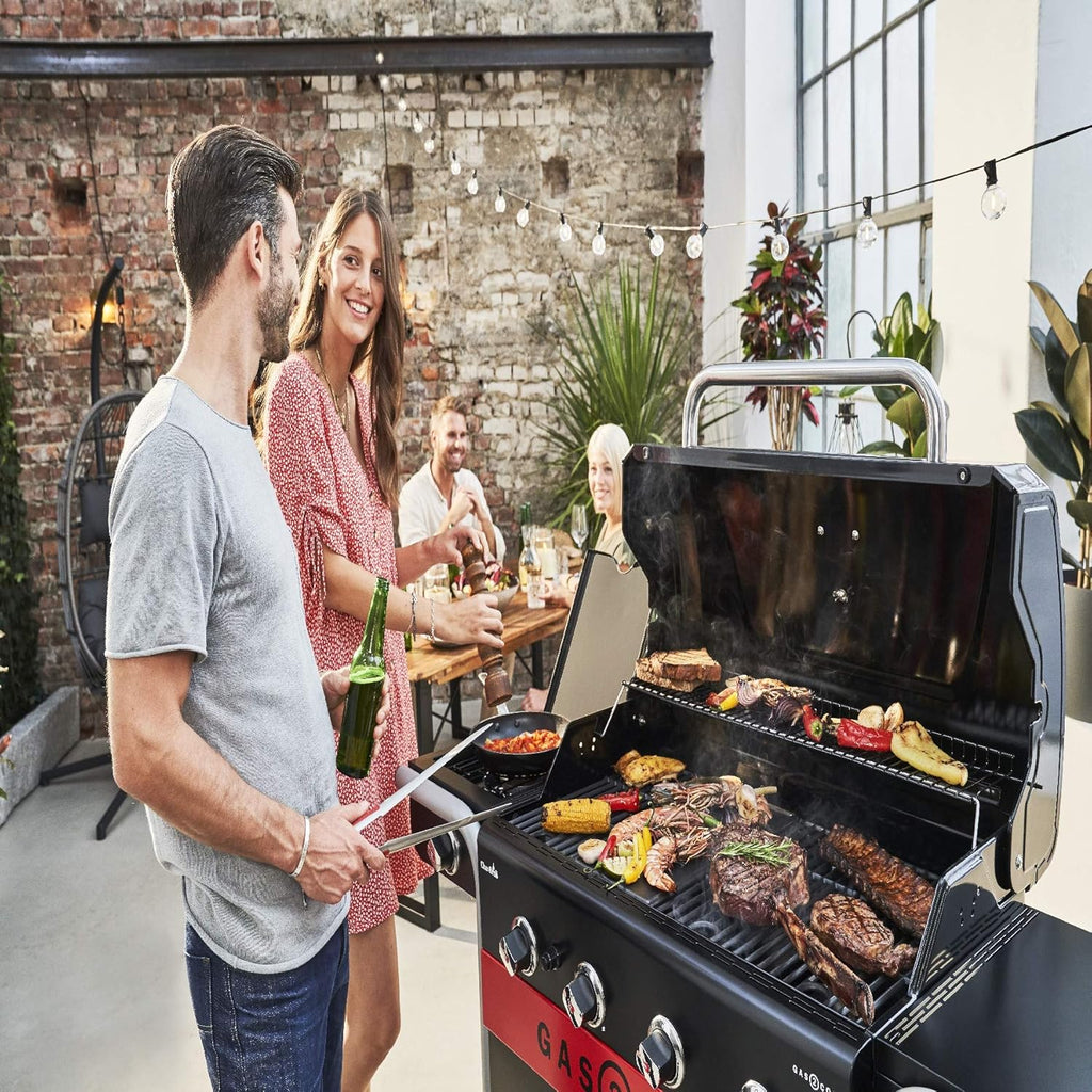 Char-Broil Churrasqueira a Gás Gas2Coal 2.0 440 - Churrasqueira Híbrida de 4 Queimadores com 2 Bandejas de Carvão Patenteadas, 2 Portas Grandes - Ideal para Cozinhar ao Ar Livre, Jardim e Pátio
