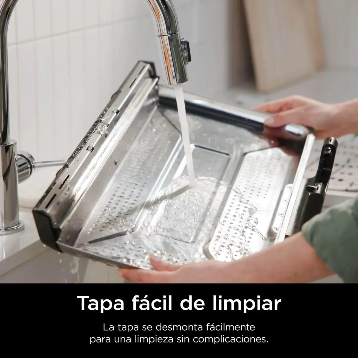 Ninja Sizzle Pro XL Grill and Chapa Interna com Chapa e Grelha de Cerâmica Antiaderente, Tampa Removível, Coletor de Gordura e Guia de Receitas, Prata/Preto GX101EU