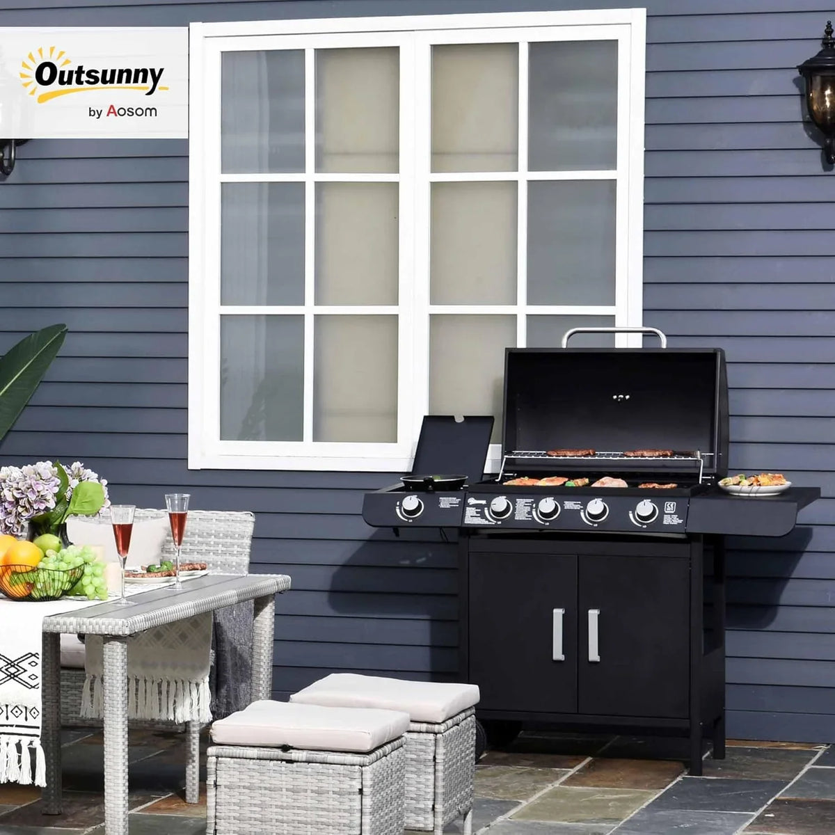 Churrasqueira a Gás Outsunny com 4+1 Queimadores 14,4 KW Mesas Laterais Armário de Armazenamento Termômetro e 2 Rodas Churrasco de Aço Inoxidável 125 x 51 x 100 cm Preto